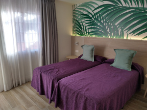 BUCHE MEER Gran Canaria Bungalows Green Golf Bungalow Schlafzimmer