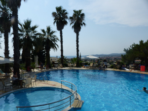 BUCHE MEER Griechenland Chalkidiki Geranion Village Pool