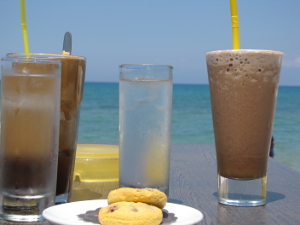 BUCHE MEER Korfu Cafe am Strand Acharavi