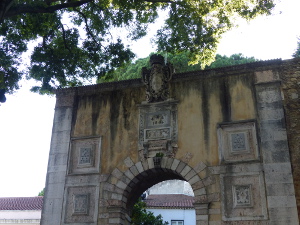 BUCHE MEER Lissabon Castelo Sao Jorge Eingang