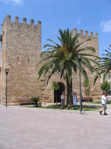 BUCHE MEER Mallorca Altstadt Alcudia