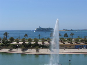 BUCHE MEER Mallorca Kreuzfahrtschiff vor Palma