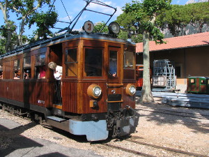 BUCHE MEER Mallorca Zug in Soller