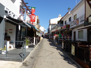 BUCHE MEER Portugal Algarve Innenstadt Alvor