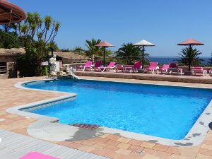 BUCHE MEER Portugal Algarve Hotel Quinta do Mar de la Luz Pool mit Meerblick