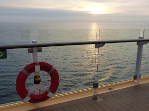 BUCHE MEER Mein Schiff 3 Norwegen Sonnenuntergang Deck 14