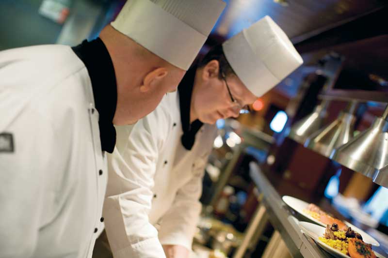 BUCHE MEER SEE Show Cooking © Norwegian Cruise Line